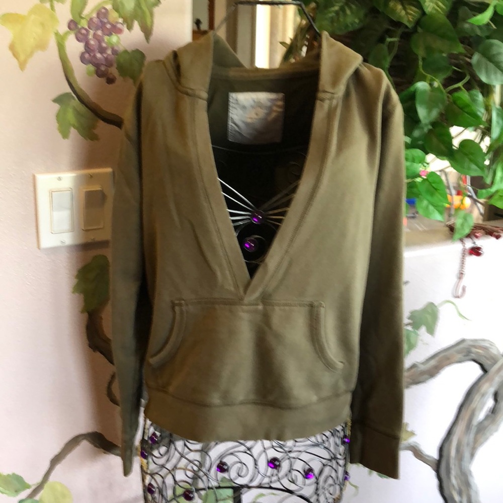 Maurice’s green deep hoodie- hooded sweatshirt